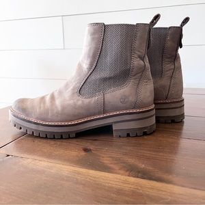 Women’s Courmayeur Valley Chelsea boot size 8.5